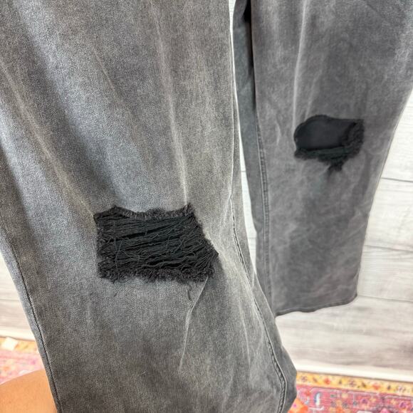 RFM Los Angeles Plus Size Black Distressed Straight Leg Jeans Size 24 - Picture 3 of 8